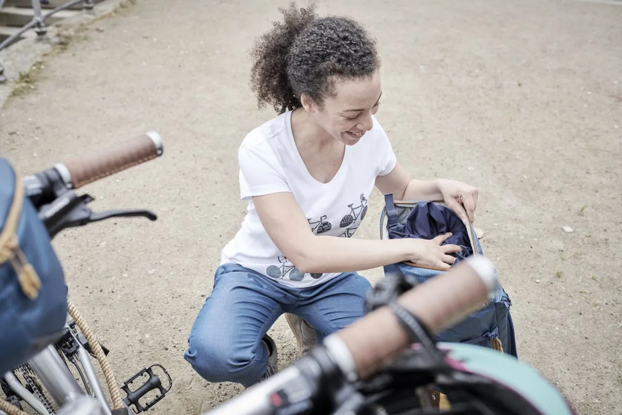 Cyclist V T-Shirt Femmes – Image 9